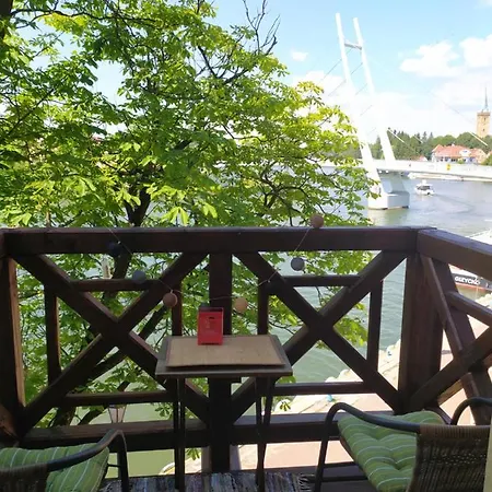 Apartament Kasztanowa *
